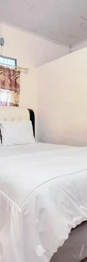 Handira Homestay Syariah Padang RedPartner，位于Duku的酒店