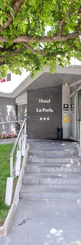 HOTEL LA PERLA，位于奥洛特的酒店