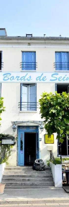 LOGIS Hôtel & Restaurant - Les Bords de Seine，位于拉罗什基永的酒店