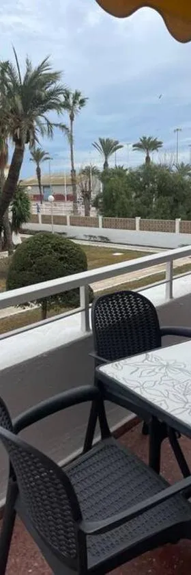 Agradable apto a pie de playa，位于卡莱塔德贝莱斯的酒店
