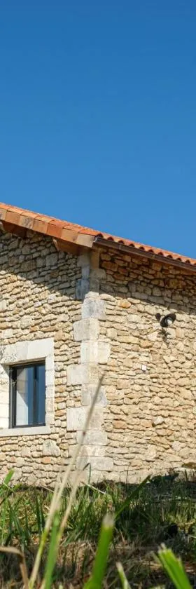 Ferme de standing en pleine nature，位于La Chapelle-Faucher的酒店
