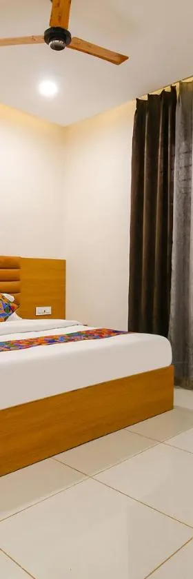 FabHotel The Gravity Inn，位于印多尔的酒店