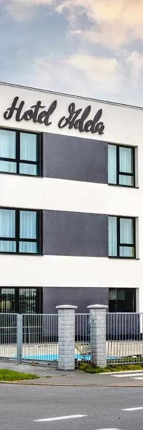 Hotel Adela，位于梅莱茨的酒店