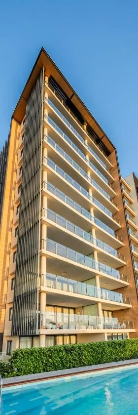 Oaks Redcliffe Mon Komo Suites，位于雷德克利夫的酒店