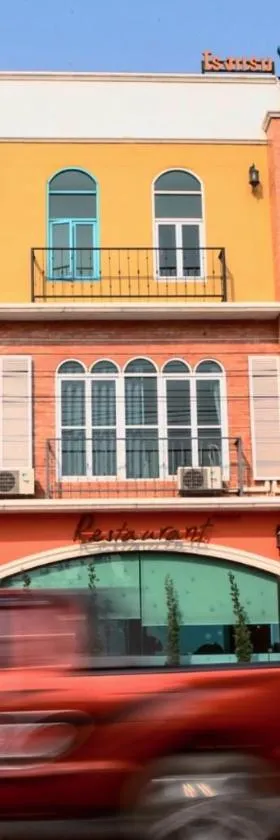 Vera Costa Hotel，位于廊开的酒店
