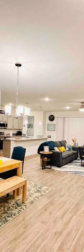 Luxury King Suite, 3BR 2BA, Beach Vibe, Top-Tier Amenities, Prime location，位于棕榈海岸的酒店