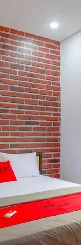 RedDoorz near Universitas Muhammadiyah Purwokerto 2，位于Kembaran的酒店
