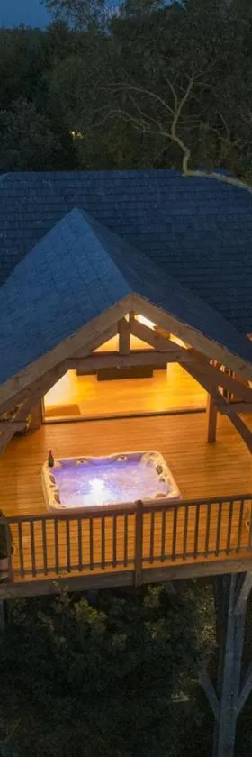 Cabane de Prestige avec Jacuzzi et Sauna privatifs，位于Alzonne的酒店