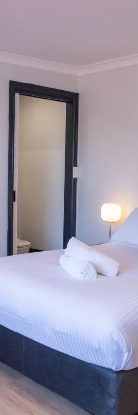 The Rec Hotel Waroona，位于Waroona的酒店