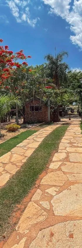 Ranchos 30 Hotel Fazenda，位于Hidrolândia的酒店