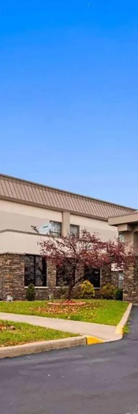 Baymont By Wyndham Monroe Ohio，位于Monroe的酒店