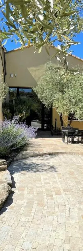 Clos Saint-Michel Resort & Spa，位于马洛塞讷的酒店