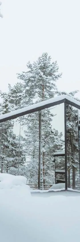 Invisible Forest Lodge Suite with Private Sauna and Hot Tub，位于罗瓦涅米的酒店