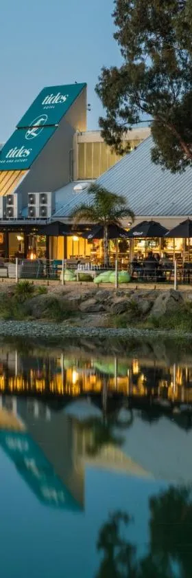 Tides Hotel，位于纳尔逊的酒店