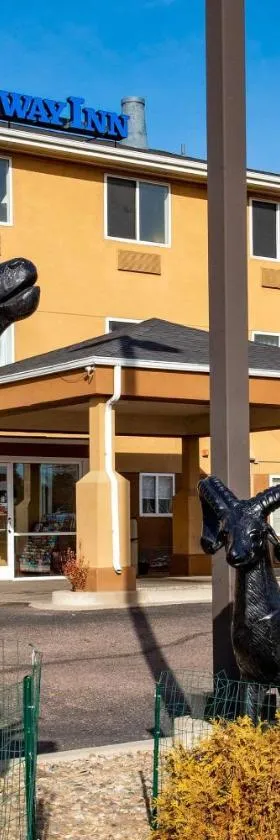 Rodeway Inn Central Colorado Springs，位于科罗拉多斯普林斯的酒店