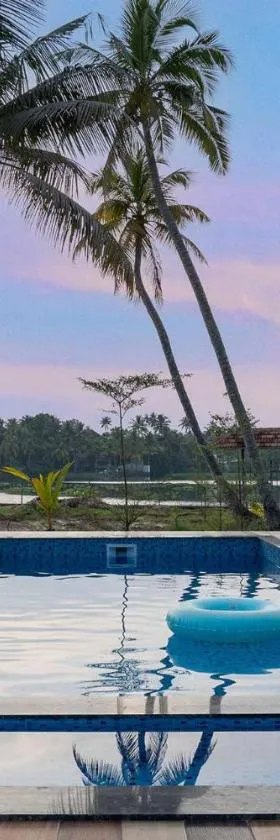 Aqua Vista Riverview by StayVista - Private Pool，位于科钦的酒店