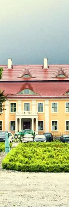 Pałac Wiechlice - Hotel, Restaurant, SPA，位于Szprotawa的酒店