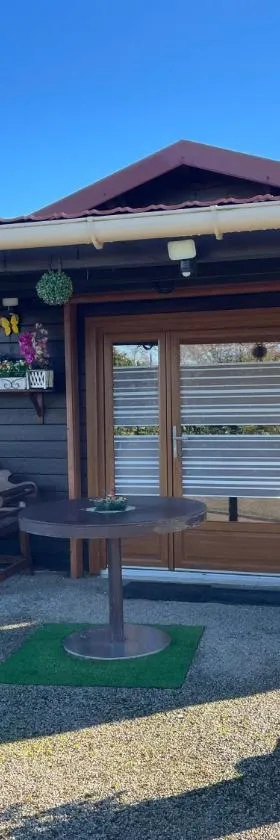 LE PETIT CHALET DE SYLVIANE，位于Budelière的酒店
