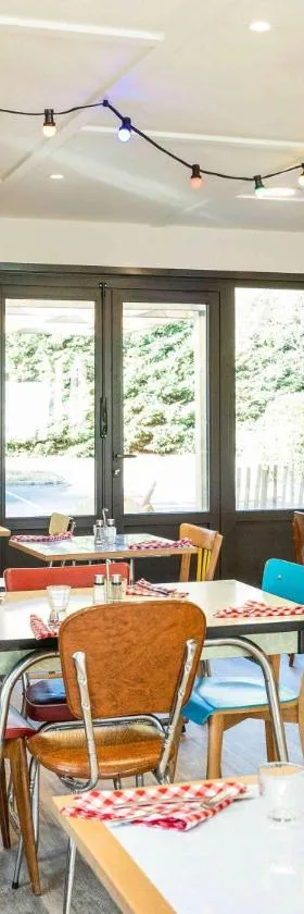 greet hôtel Angoulême，位于圣伊里埃苏尔查的酒店