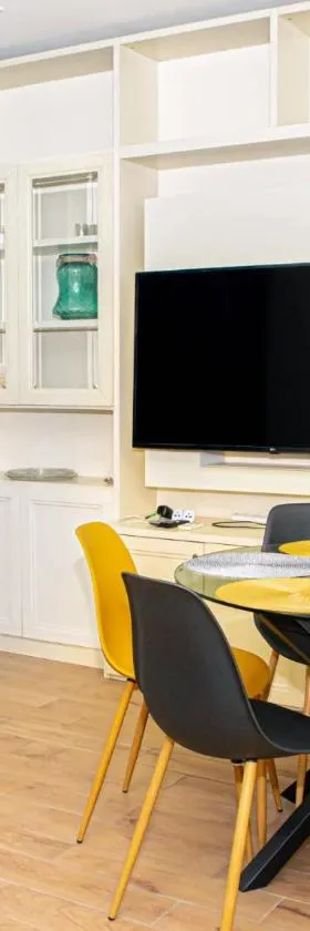 Sunny House Apartment 44 Malta，位于Taʼ Xbiex的酒店
