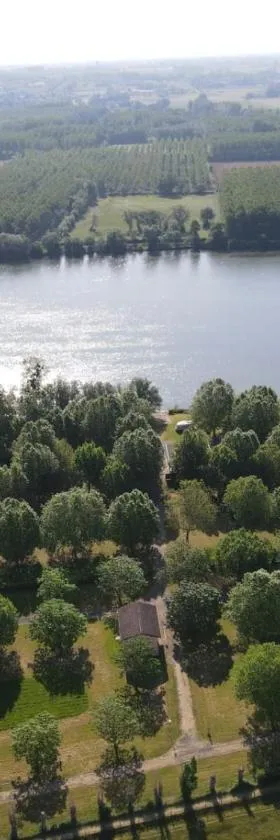 CAMPING LA CLE DE SAONE，位于索恩河畔克雷什的酒店