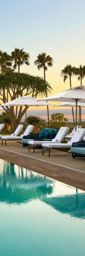 VEA Newport Beach, a Marriott Resort & Spa，位于纽波特海滩的酒店