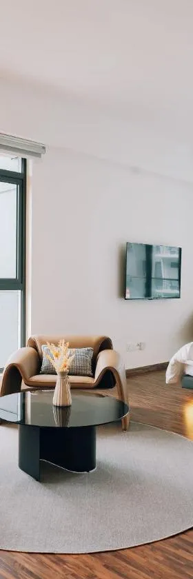 K AVENUE TOWER B by The Pillow House, 5 Minutes to KKIA Airport，位于宾南邦的酒店