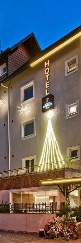 Hotel Fioreze Primo - 800m da Rua Coberta，位于格拉玛多的酒店