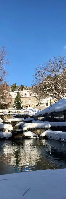 Château le Beylon - Chambres d'hôtes，位于蒙特摩尔的酒店