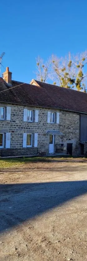 LA CAMPAGNE，位于Dontreix的酒店