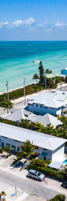 Bay Breezes at Bayside Bungalow，位于安娜玛丽亚的酒店