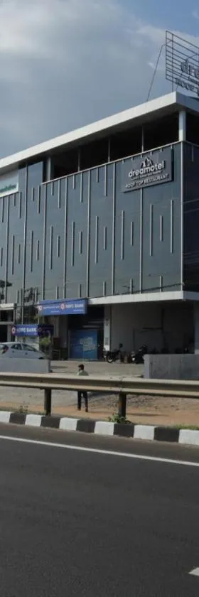 Dreamotel Luxury Suites，位于Kanjikode的酒店