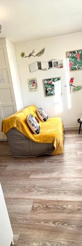 Le Cosy, accès terrasse de l'établissement，位于Rives的酒店