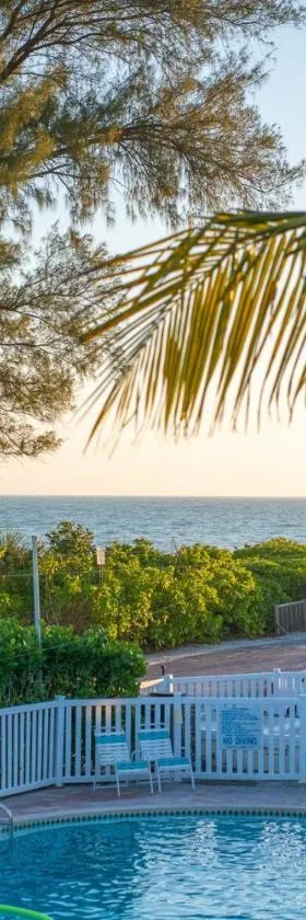Coconuts Gulf View #118，位于霍姆斯海滩的酒店