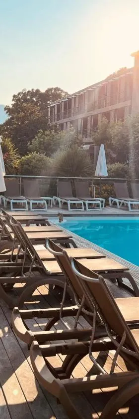 Hôtel Spa Restaurant La Madrague，位于卢恰纳的酒店
