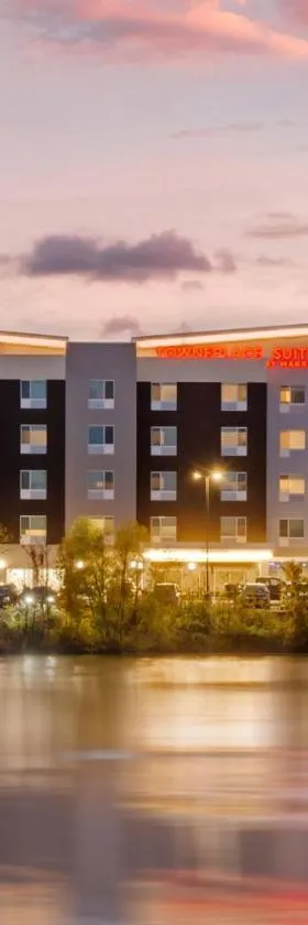 TownePlace Suites by Marriott Richmond Colonial Heights，位于科洛尼尔海茨的酒店