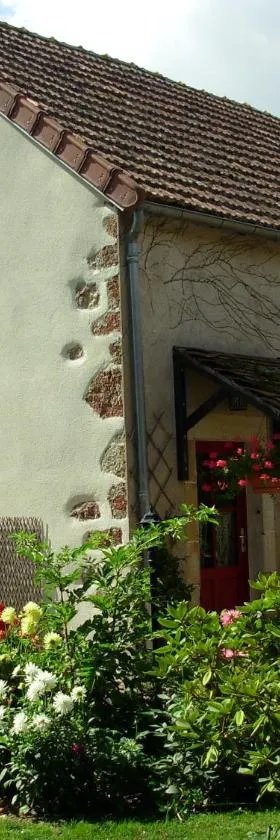 La Grange du Bourg，位于Deneuille-les-Mines的酒店