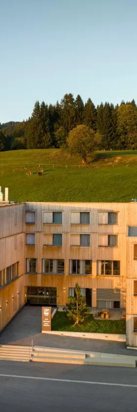 JUFA Hotel Laterns - Klangholzhus，位于拉特恩斯的酒店