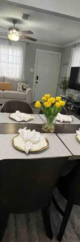 Home in Hempstead，位于Hempstead的酒店