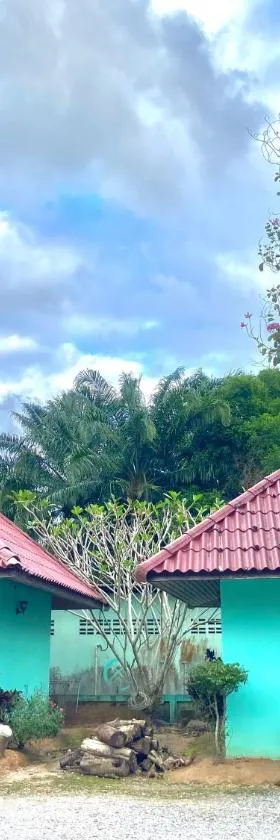 Thungtako Resort，位于Ban Samnak Pling的酒店