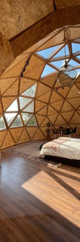 Miradomos Glamping Rural，位于Lodares de Osma的酒店