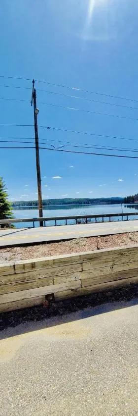 Lake Winnisquam 1 Bedroom Condo with Lake Views，位于蒂尔顿的酒店