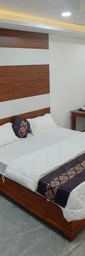 UNIVERSAL RESIDENCY，位于Perumbavoor的酒店
