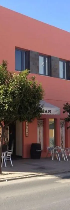 莱昂葡萄酒之乡酒店，位于拉帕尔马德尔孔达多的酒店