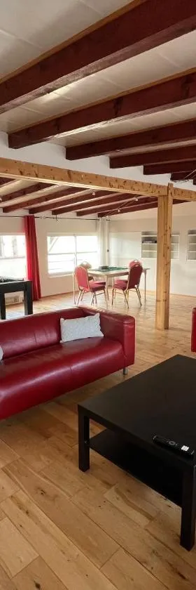 Villa avec piscine intérieure，位于奥尔泽姆的酒店