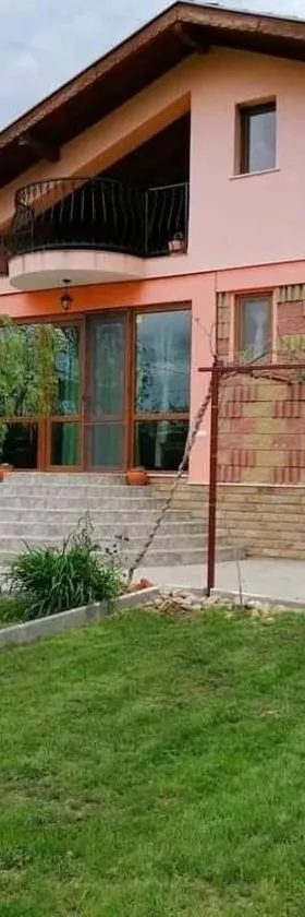 River Hills Guest House，位于Lesichevo的酒店