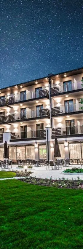 Mineral Hotel Malinowy Raj，位于索莱克-特洛伊的酒店