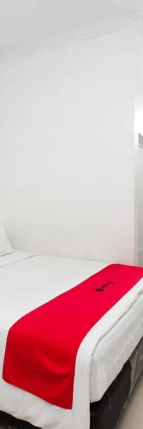 RedDoorz Syariah near RSUD Zainoel Abidin Banda Aceh，位于班达亚齐的酒店