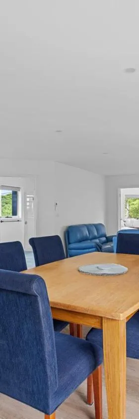 Sandy Point Beach Escape 2 Bedroom Apartment，位于桑迪角的酒店