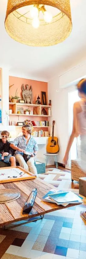 La Boga L'Auberge à l'ambiance Surf à Biscarrosse Plage，位于比斯卡罗斯海滩的酒店